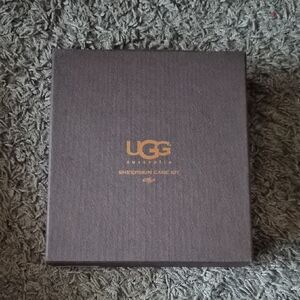 UGG Sheepskin Care Kit in Black and Gold